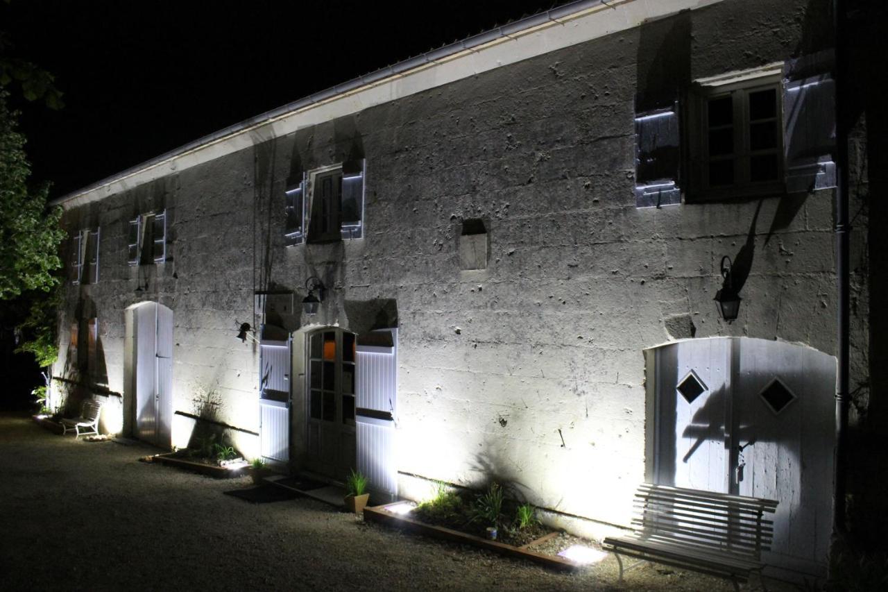 Chambres D'Hotes - Les Bujours Saint-Georges-des-Côteaux Zewnętrze zdjęcie