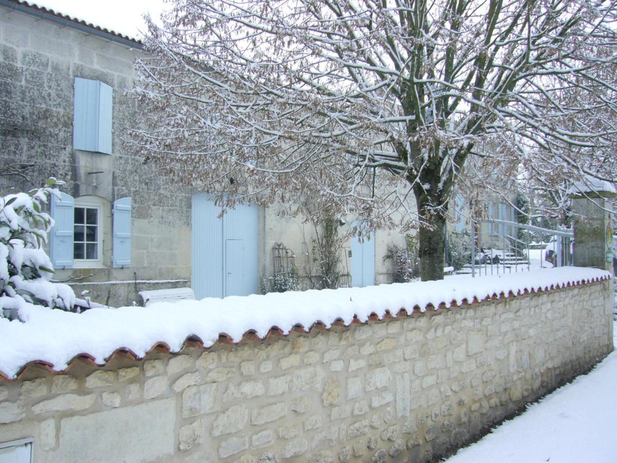 Chambres D'Hotes - Les Bujours Saint-Georges-des-Côteaux Zewnętrze zdjęcie